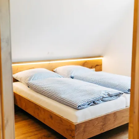 Hof Koehne - Landvergnuegen Rechts Semesterbostad