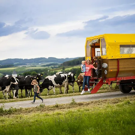 Hof Koehne - Landvergnuegen Rechts シュマレンベルク